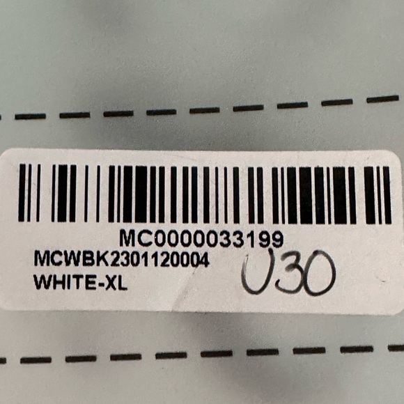 Micas Abstract Portrait Women'e Cropped Top - Picture 7 of 8